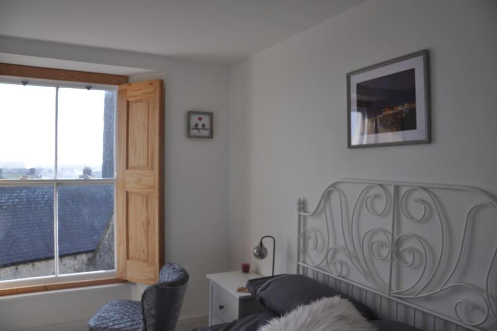 Modern Flat With Island Views In Heart Of Тенбі Екстер'єр фото